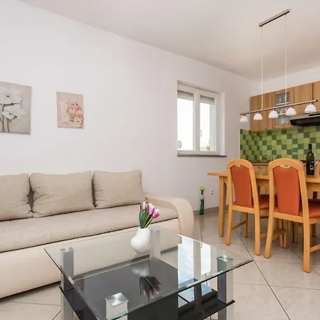 شقة Kraljic I باشْكا